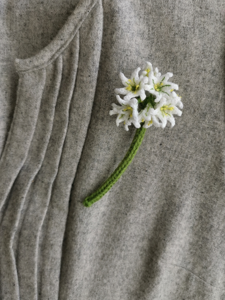 crochet pattern snowbell