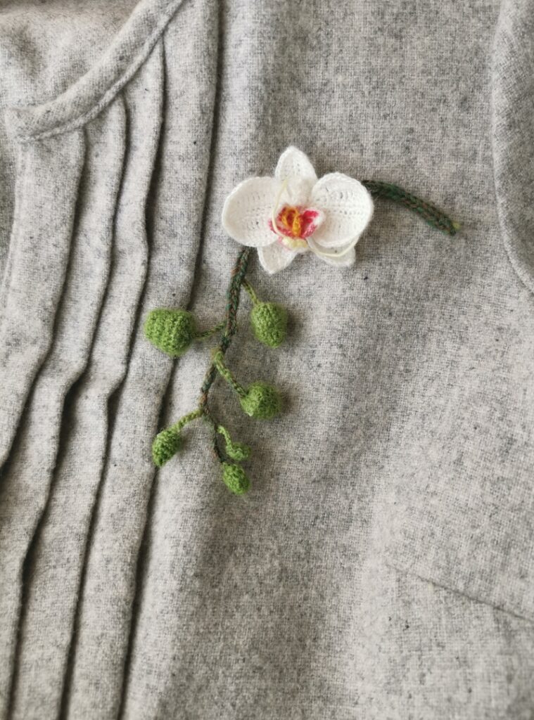 crochet orchid mini bouquet